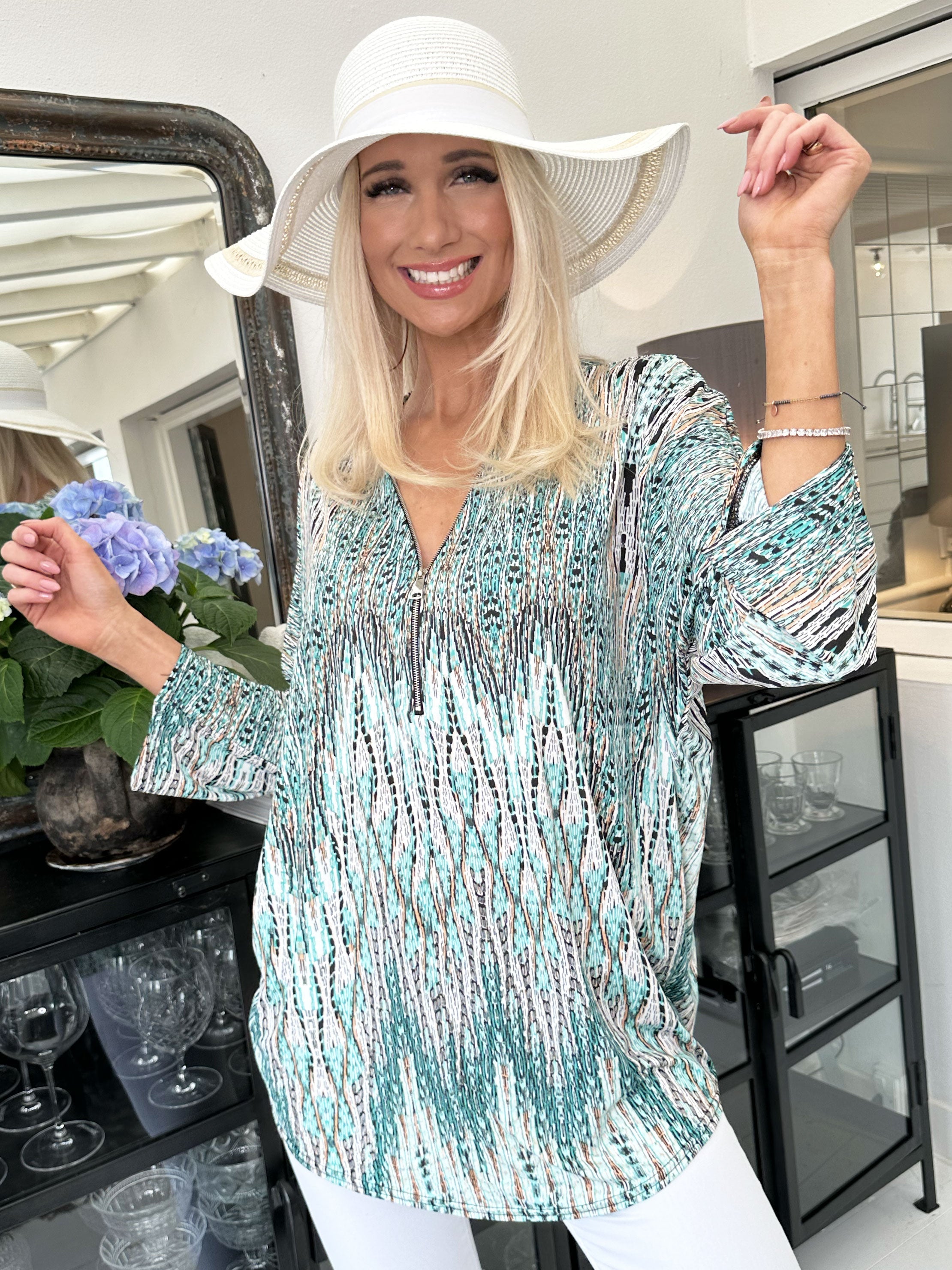 Celia Stripe - Söt tunika i elastiskt tyg med dragkedja